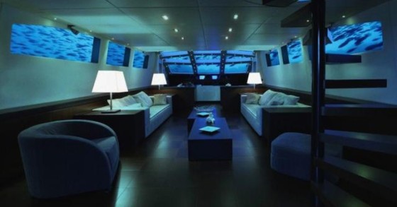 Lovers Deep: Dormir na profundeza do oceano a bordo de um submarino de luxo 