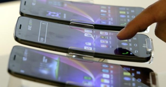 Smartphones: usam-se mais de 3 horas por dia, mas só 25% do tempo a falar 