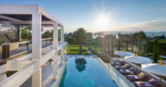 Casas de sonho: Abraçar o Mediterrâneo numa mansão de luxo em França (fotos)