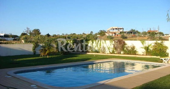 Casas de fim de semana: Desfrutar do sol do Algarve a poucos metros da praia (fotos)