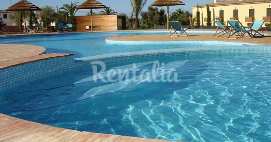 Casas de fim de semana: Descanso, piscina e praia num condomínio privado no Algarve (fotos) 