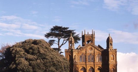 Gothic Temple: A experiência de dormir num templo gótico no Reino Unido (fotos) 