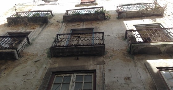 Lisboa: vendidos 24 prédios devolutos por mais de seis milhões 