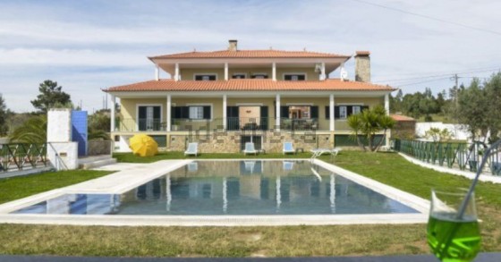 Esta vivenda rústica com piscina está localizada em Portalegre e custa 1.500.000 euros.