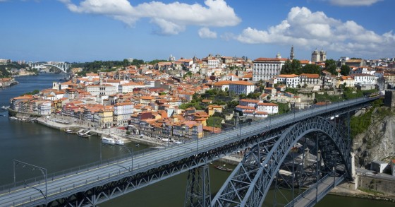 Vista panorâmica sobre a cidade do Porto.