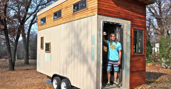 O estudante que construiu o próprio “mini-apartamento” para não arrendar casa e poder pagar a universidade 