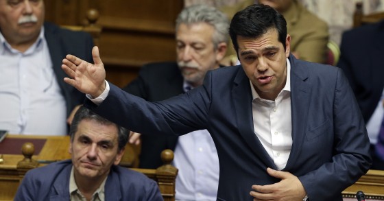 Grécia: parlamento aprova acordo com credores e... mais austeridade 