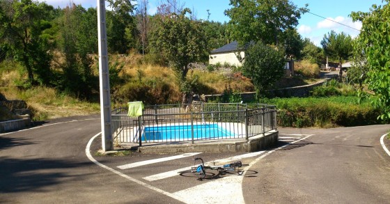 Imagem da piscina municipal de Villar de Omaña. Foto: puertosdeleon.blogspot.com.es