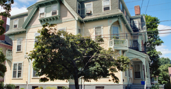 Casas de famosos: arrenda-se o apartamento do génio do terror H. P. Lovecraft (fotos) 