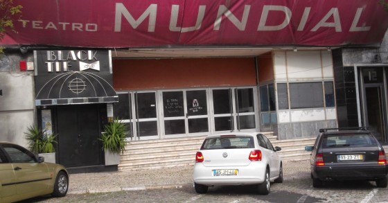 Obras de reconversão no antigo Cinema Mundial para abrir um centro cultural e empresarial em 2016