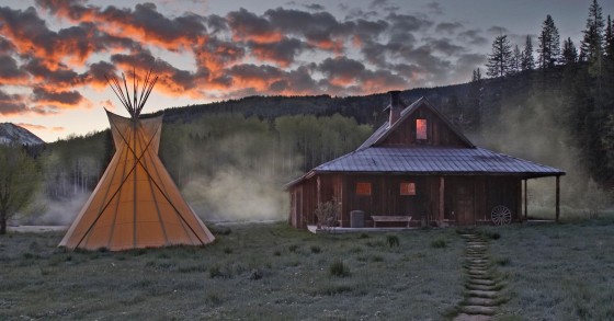 Dunton Hot Springs: Atreves-te a dormir numa localidade fantasma nas Montanhas Rochosas? 
