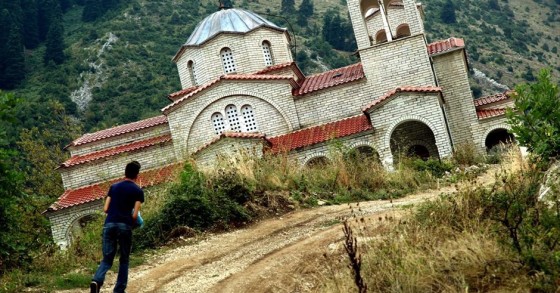 Ropoto, a cidade inclinada (e fantasma) da Grécia