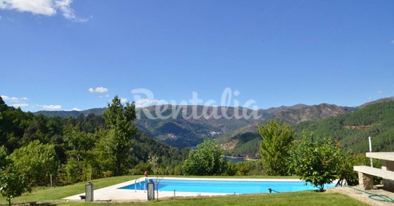 Casas de fim de semana: Quinta com piscina e vista para a montanha no Gerês 