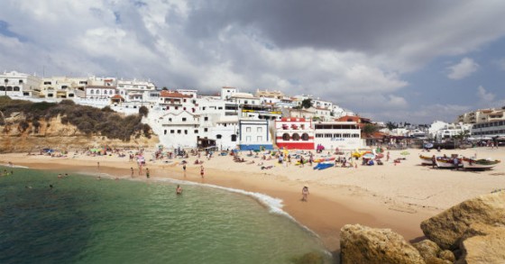 Turismo é responsável por 7,9% do emprego no país e vai continuar a crescer em 2016 