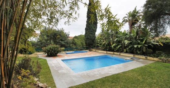 Esta espetacular moradia está localizada em Cascais e custa 5.250.000 euros.