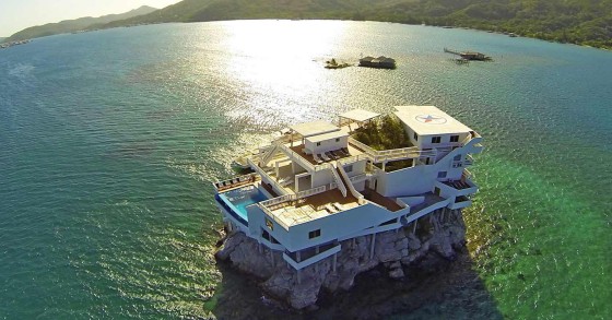 Villa on Dunbar Rock: Um resort numa rocha que esconde um tesouro do pirata Barbanegra 