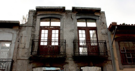 Municípios passam a ter acesso aos contratos de água e luz para cobrar IMI mais alto