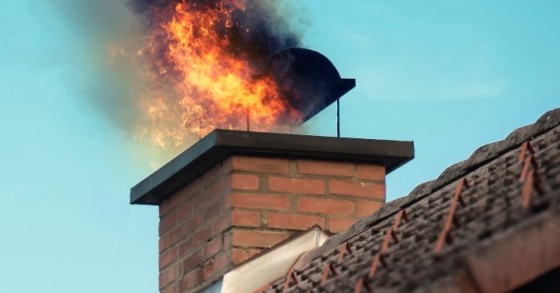 Deco Alerta: Sabias que a limpeza da chaminé do prédio pode evitar incêndios? 