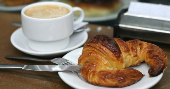 Quantas horas tens de trabalhar para pagar o pequeno-almoço?