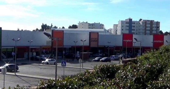 Sociedade do Bankinter e Sonae Sierra abre plano de compras com retail center de Portimão