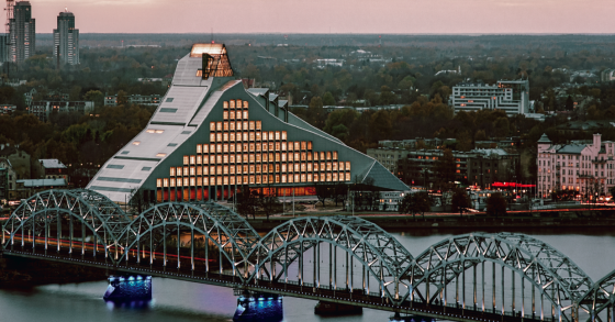 Assim é o “Castelo da Luz” em Riga, uma das maiores bibliotecas do mundo 