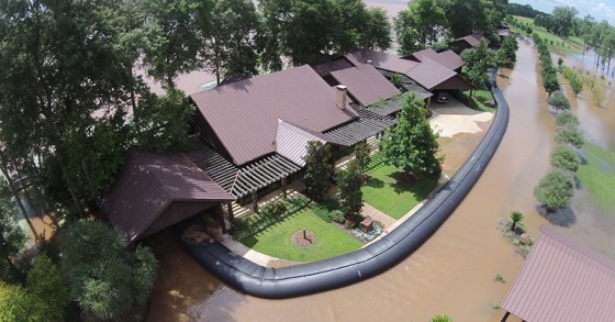 Aquadam: a solução "pirosa" que salvou uma casa e que toda a gente quer para escapar às inundações