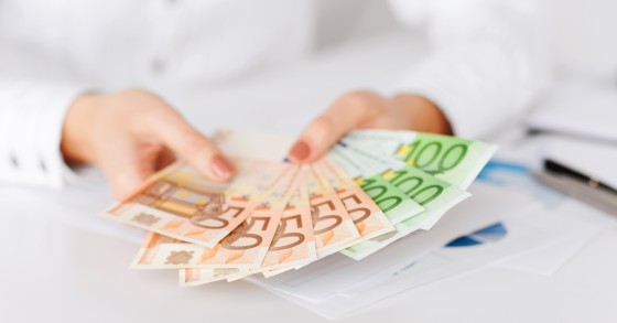 Privados voltam a receber subsídios de Natal e de férias por inteiro em 2018