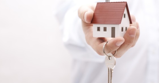 ... E há cada vez mais famílias a arrendar casa a turistas para enfrentar desemprego