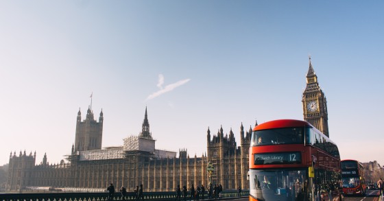easyJet tem 20.000 lugares com promoções até 25%... "Why Not?"