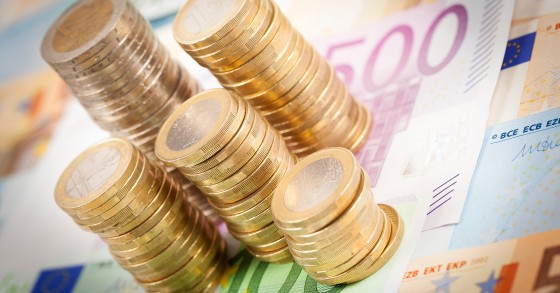 Costa anuncia que salário mínimo vai voltar a aumentar em 2019
