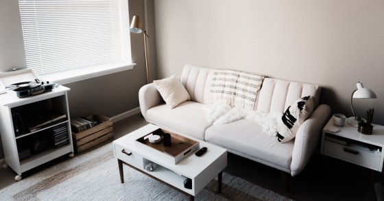 Hoe kun je beter leven door een paar kleine gewoontes thuis te veranderen? / ian dooley / Unsplash