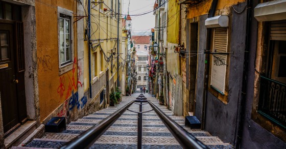 Imóveis devolutos devem ser reutilizados para habitação, defende OA