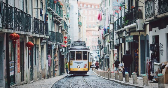 Há cada vez mais lojas convertidas em casas que estão à venda sem licença