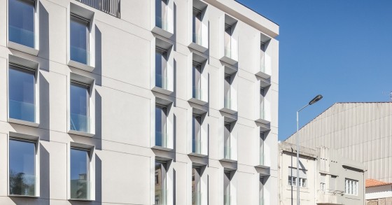 Obra nova no centro do Porto: nasceram 17 apartamentos e todos com garagem