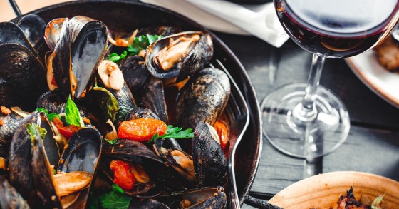 Try the best seafood in Portugal / Unsplash