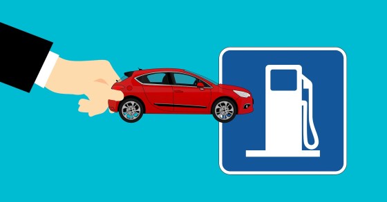 Abastecer o carro é (bem) mais caro a partir de hoje - fica a saber os postos mais baratos