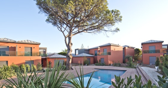 Nasceram (mais) 11 moradias de luxo junto à Quinta da Marinha em Cascais