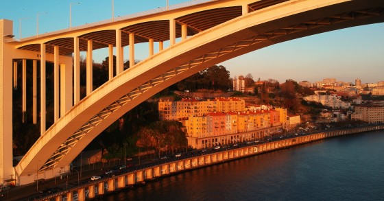 Empreendimento de luxo com 81 apartamentos junto ao Douro avança após embargo