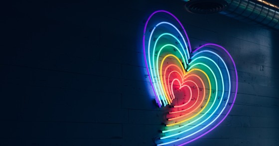 Arco-íris continua a brilhar: as tendências do mercado residencial LGBTI