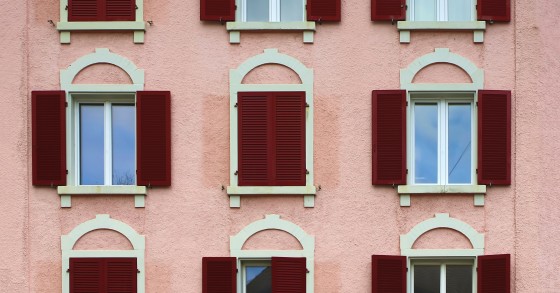 Casa em segurança nas férias: dicas fundamentais para evitar assaltos