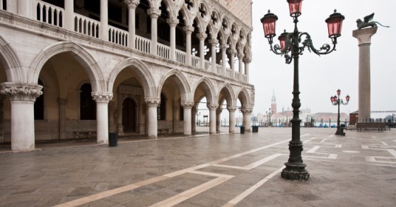 Veneza resiste à ‘acqua alta’ graças ao Mose - um sistema criado para travar inundações na cidade