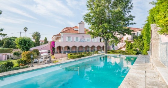 Dieses schöne Herrenhaus in Sintra steht zum Verkauf