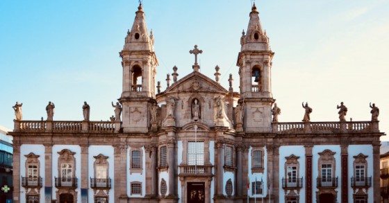 Igreja de São Marcos, Braga / Foto von Rui Sousa auf Unsplash