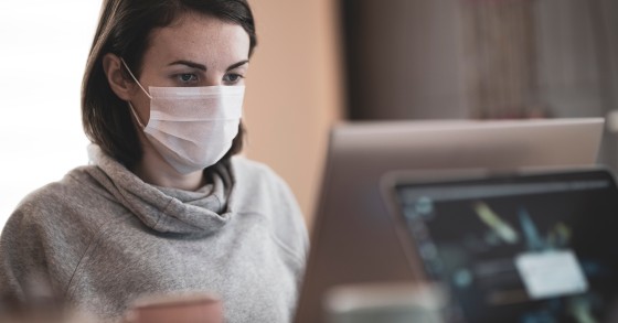 Máscara passa a ser obrigatória no local de trabalho a partir de hoje