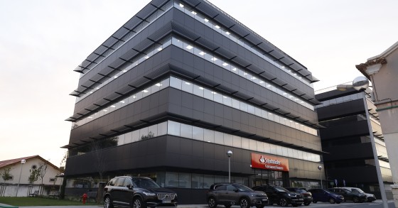 Banco Santander Consumer Portugal muda-se para Carcavelos, para os terrenos da antiga fábrica Legrand
