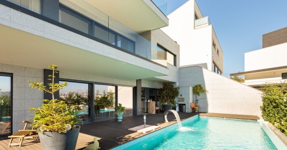 This property is for sale close to the city of Porto