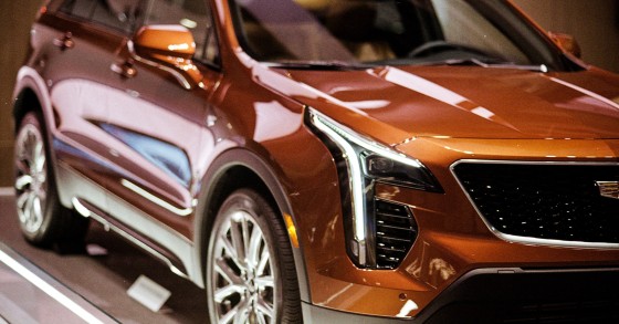Instalações da falida concessionária BMW no Porto convertida no "Shopping dos Carros"