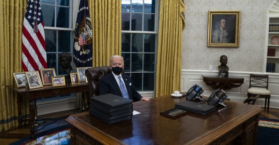 O que mudou na decoração da Sala Oval com a chegada de Biden à Presidência