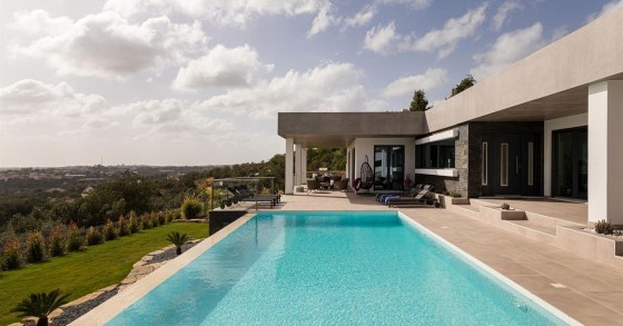 This countryside villa is for sale in the Algarve