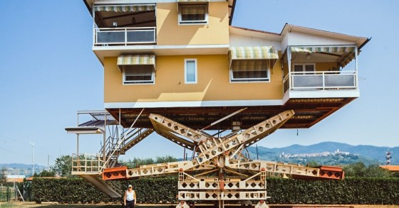 Esta insólita casa em Itália foi criada para acompanhar o movimento do sol